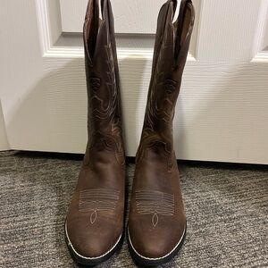 Women’s Ariat Heritage R Toe Western boot Never Worn size 8